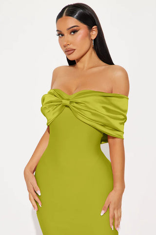 Pretty Privilege Bandage Midi Dress
