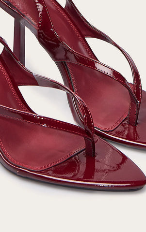 Plum Toe Thong Almond Toe High Heeled Sandals