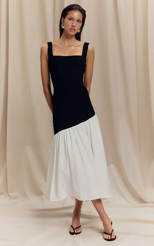 Elegance Noir Pleated Square Neck Midaxi Dress