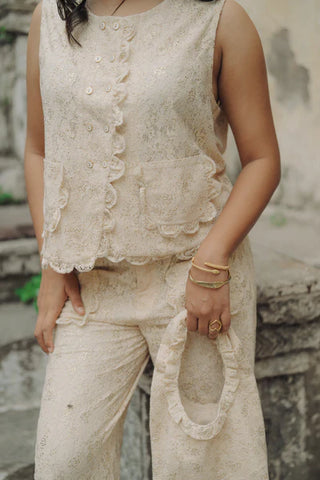 Lace me not top