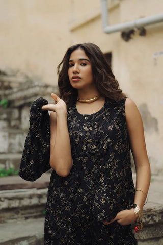 Lace me not top