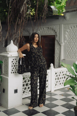 Lace me not top