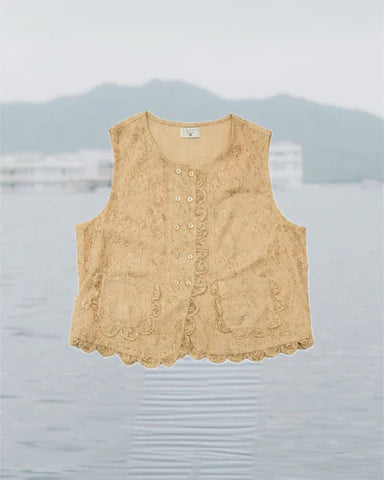 Lace me not top