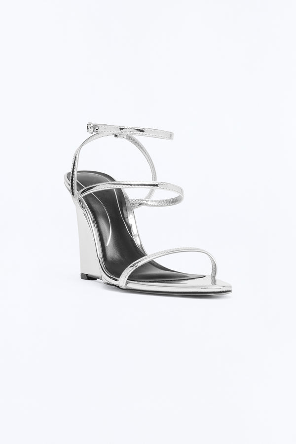 Kasaandra Pointed Wedges