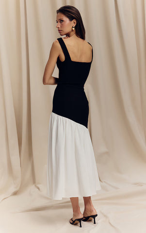 Elegance Noir Pleated Square Neck Midaxi Dress